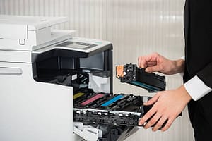 remplacement de cartouche d'encre pour entretenir une imprimante multifonction